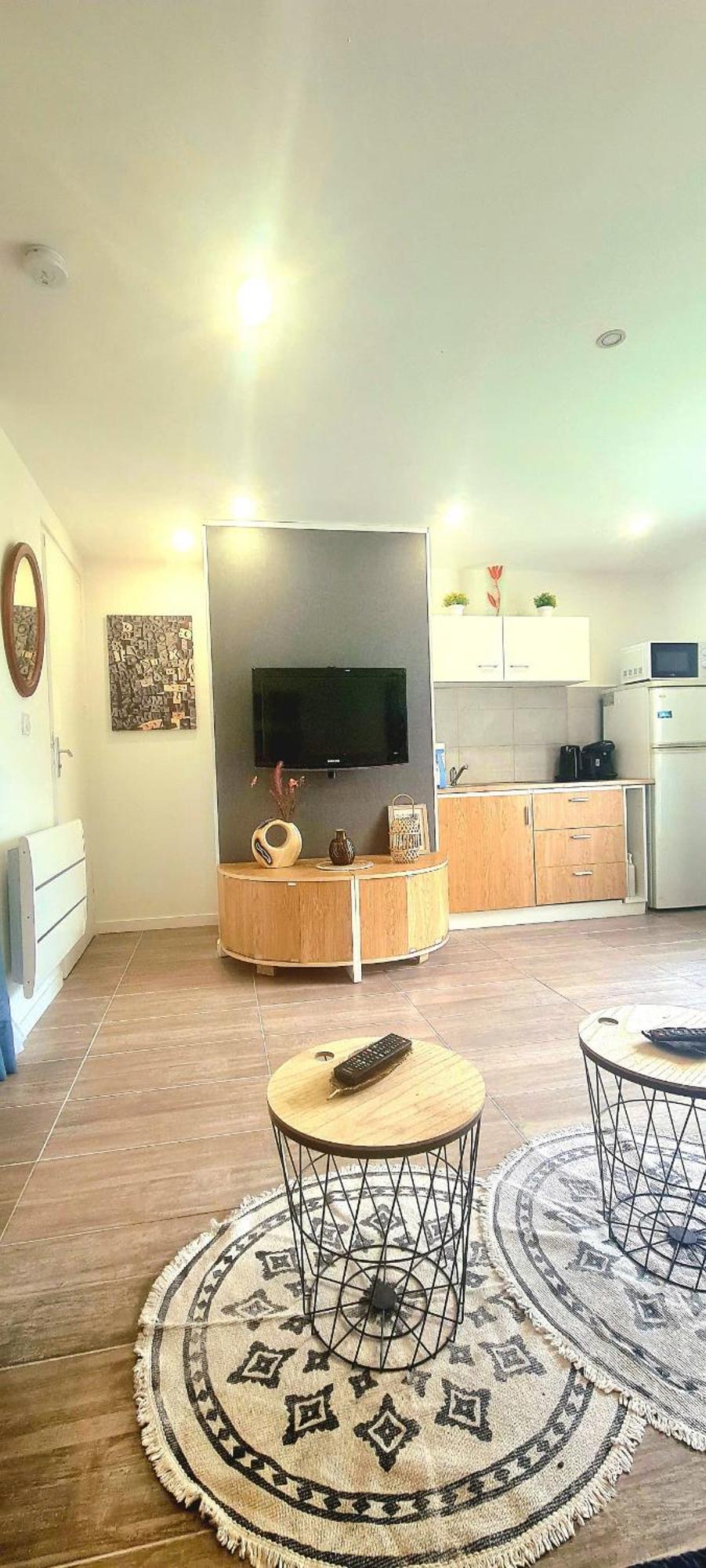 Ferienwohnung Joli T1 Bis Fonctionnel A Montussan Exterior foto